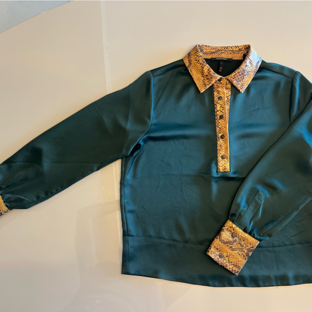 Scotch & Soda  very calssy satin top green/Faux Snakeskin Collar & Cuffs Size S